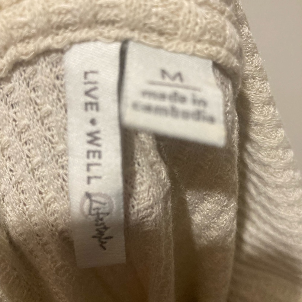 Live Well pullover - Picture 5 of 5